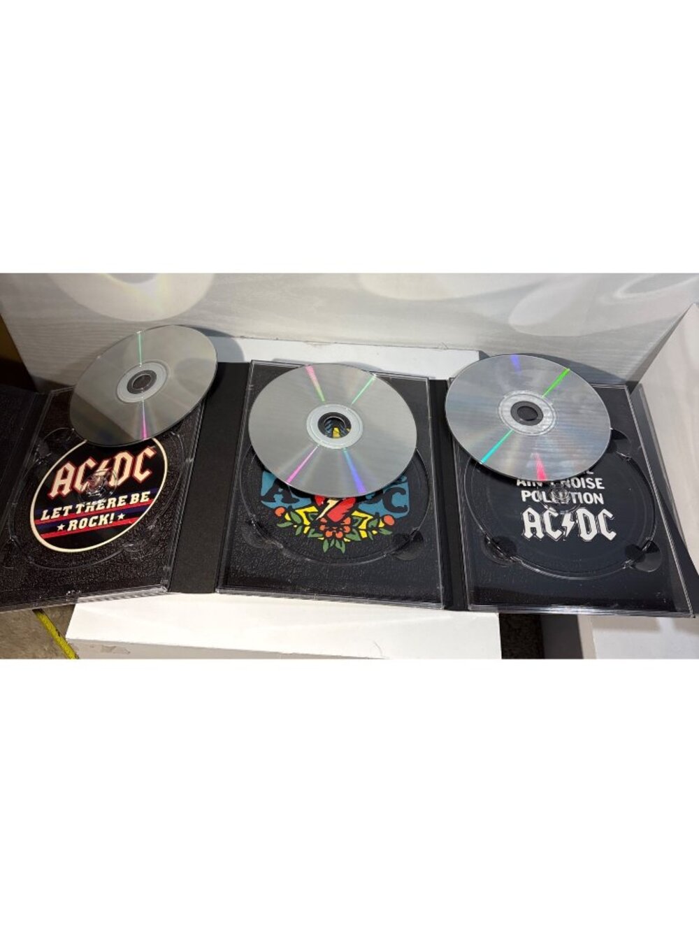 AC/DC Backtracks 2 CDs & DVD (NTSC) 2009 Boxed Set With Booklet - Picture 9 of 10